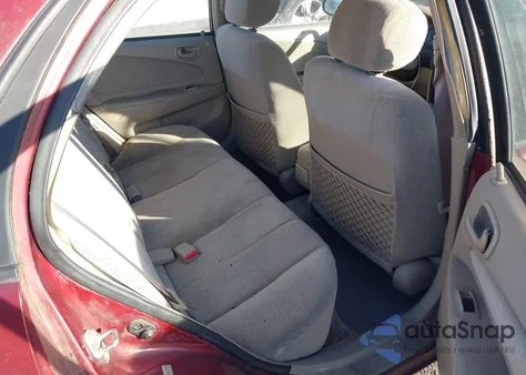 2000 Chevrolet Prizm Lsi from USA, damaged, VIN 1Y1SK5282YZ413446